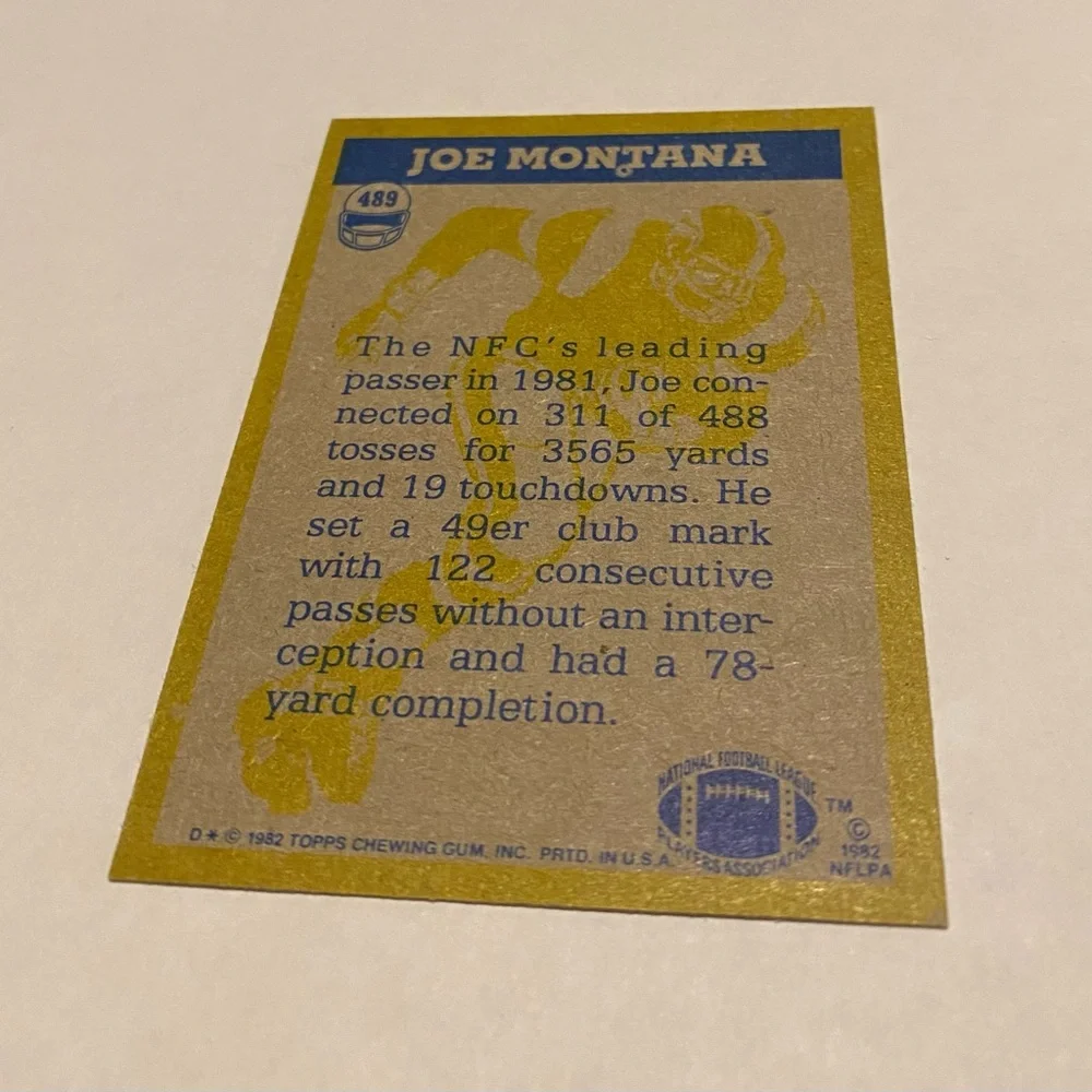 Joe Montana 1982  in action Topps Football Card Vintage Collectible